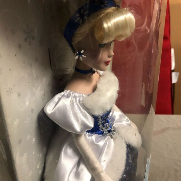 Disney Princess Cinderella Porcelain Keepsake Doll with Stand - Picture 5 of 5